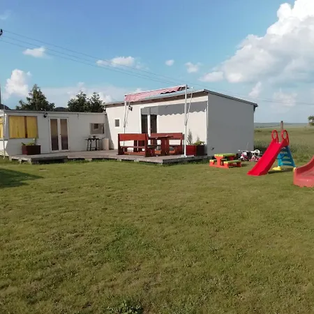 Kemp Strachotin-ubytovani V Mobilnich Domech Camping *