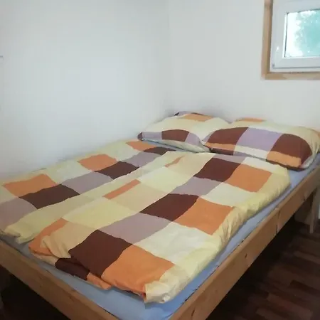 Kemp Strachotin-ubytovani V Mobilnich Domech Camping Strachotin