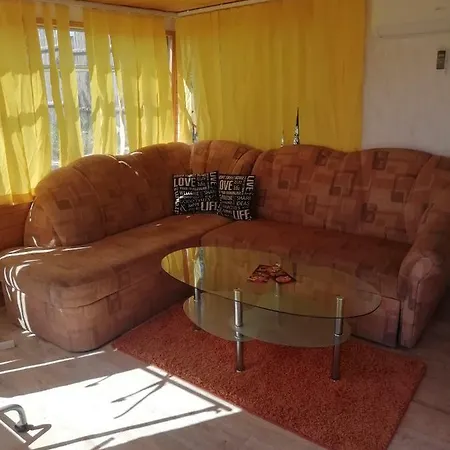 Camping Kemp Strachotin-ubytovani V Mobilnich Domech Strachotin