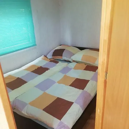 Camping Kemp Strachotin-ubytovani V Mobilnich Domech
